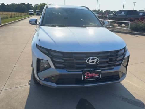 Used 2025 Hyundai Tucson SEL FWD image 4