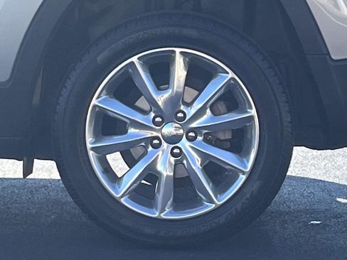 Used 2016 Jeep Cherokee Limited image 33