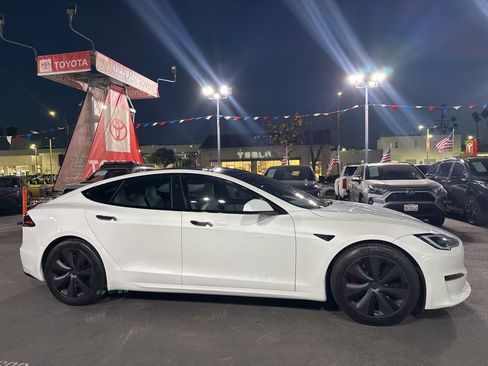 Used 2023 Tesla Model S Plaid image 4