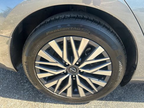 Used 2024 Nissan Altima 2.5 SV image 5