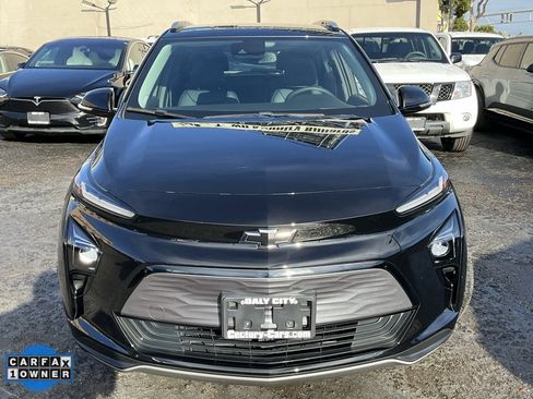 Used 2022 Chevrolet Bolt EUV LT w/ Convenience Package image 2
