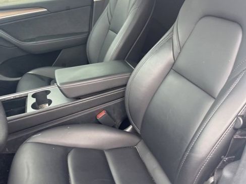 Used 2023 Tesla Model Y Performance image 13