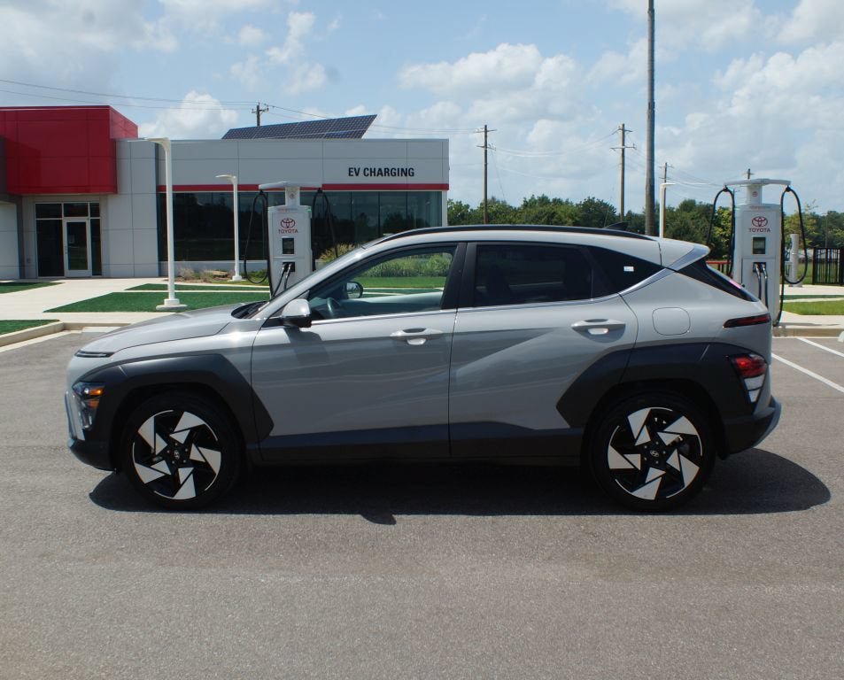 Used 2026 Hyundai Kona Limited FWD image 14