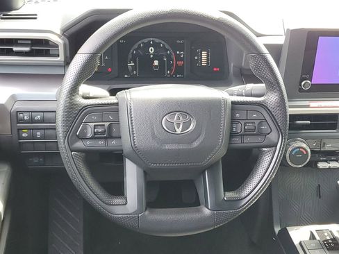 Certified 2025 Toyota Tacoma SR5 AWD/4WD image 11