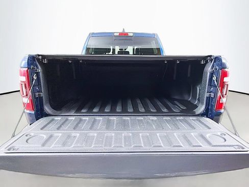 Used 2022 RAM 1500 Limited w/ Body-Colour Bumper Group AWD/4WD image 18