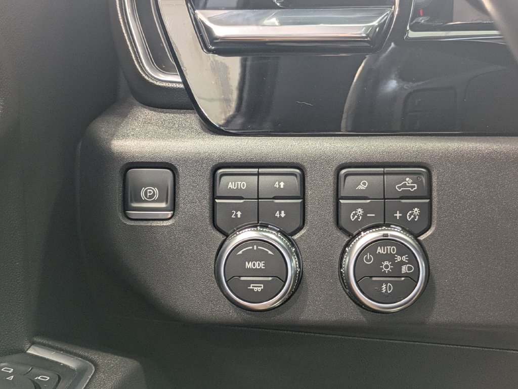 Used 2022 GMC Sierra 1500 SLT w/ X31 Off-Road Package AWD/4WD image 31