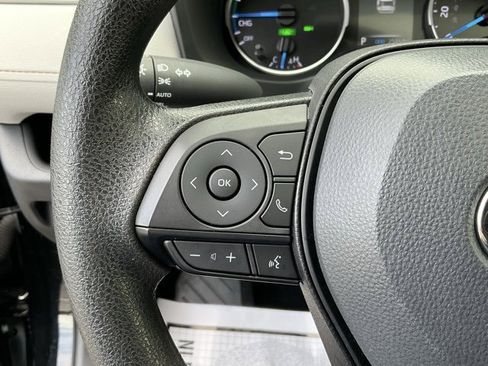 Used 2022 Toyota RAV4 XLE image 28