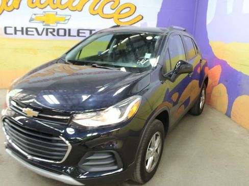 Used 2022 Chevrolet Trax LT w/ LT Convenience Package AWD/4WD image 4