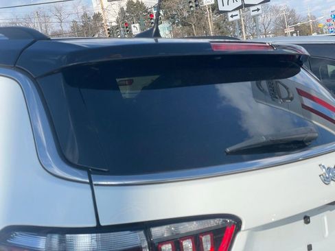 Used 2022 Jeep Compass Limited image 28