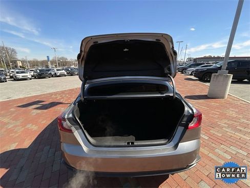 Used 2025 Toyota Camry SE image 34