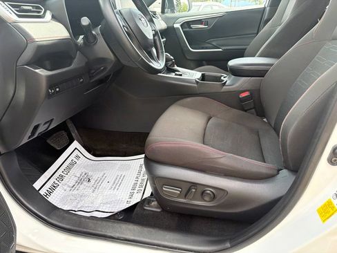 Used 2025 Toyota RAV4 SE AWD/4WD image 22