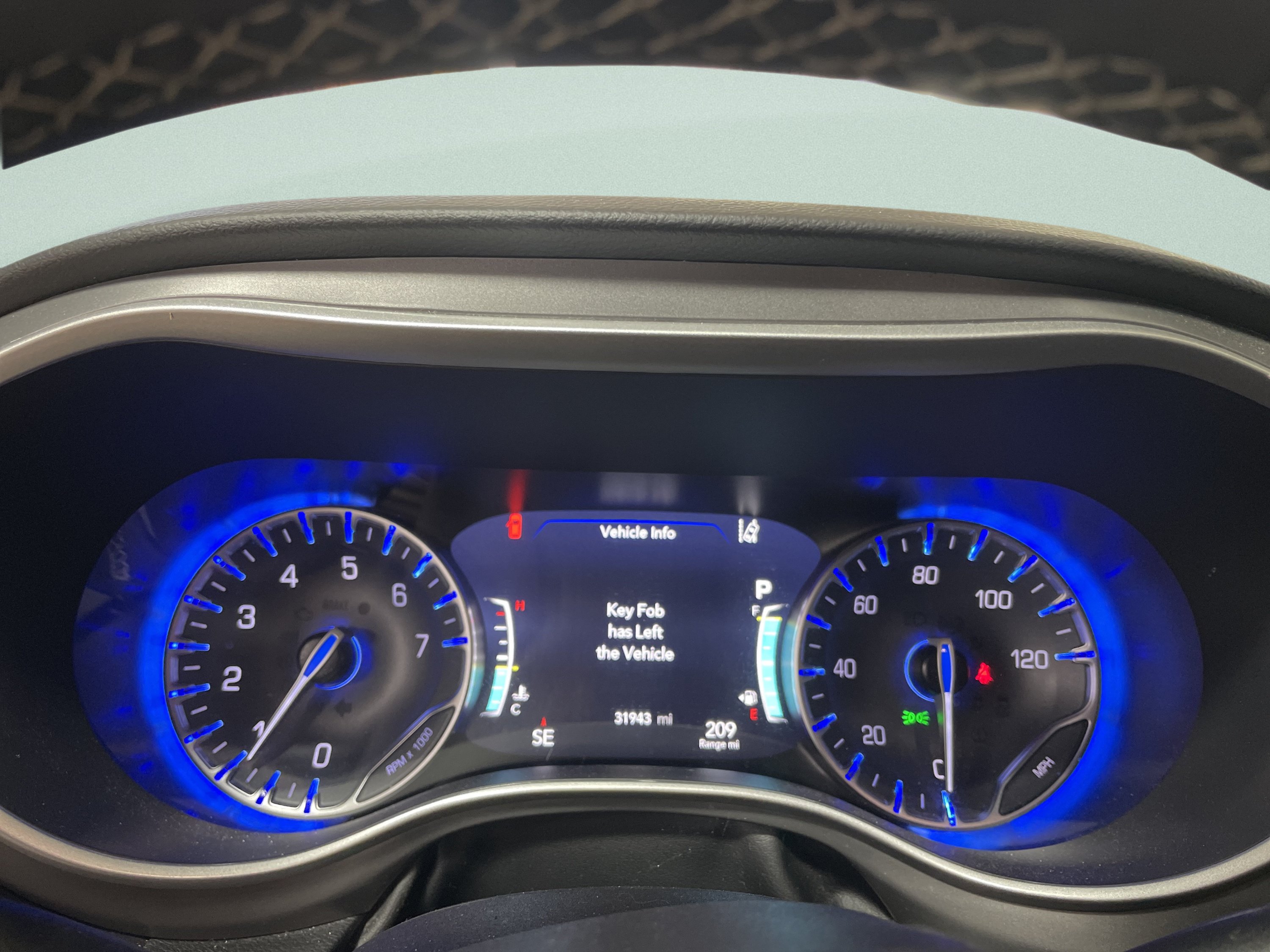 Used 2025 Chrysler Pacifica Select FWD image 18