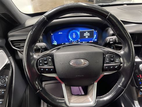 Used 2021 Ford Explorer Platinum w/ Equipment Group 601A image 30