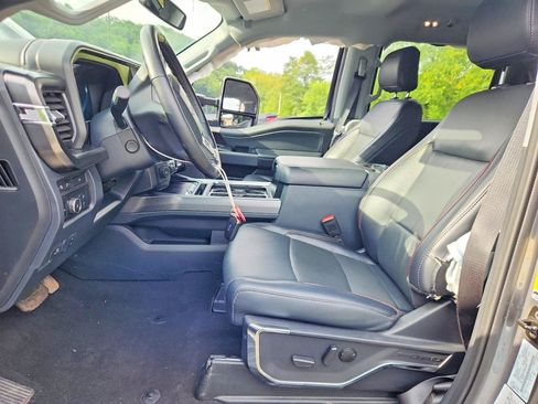 Used 2024 Ford F250 Lariat w/ Sport Appearance Package AWD/4WD image 5