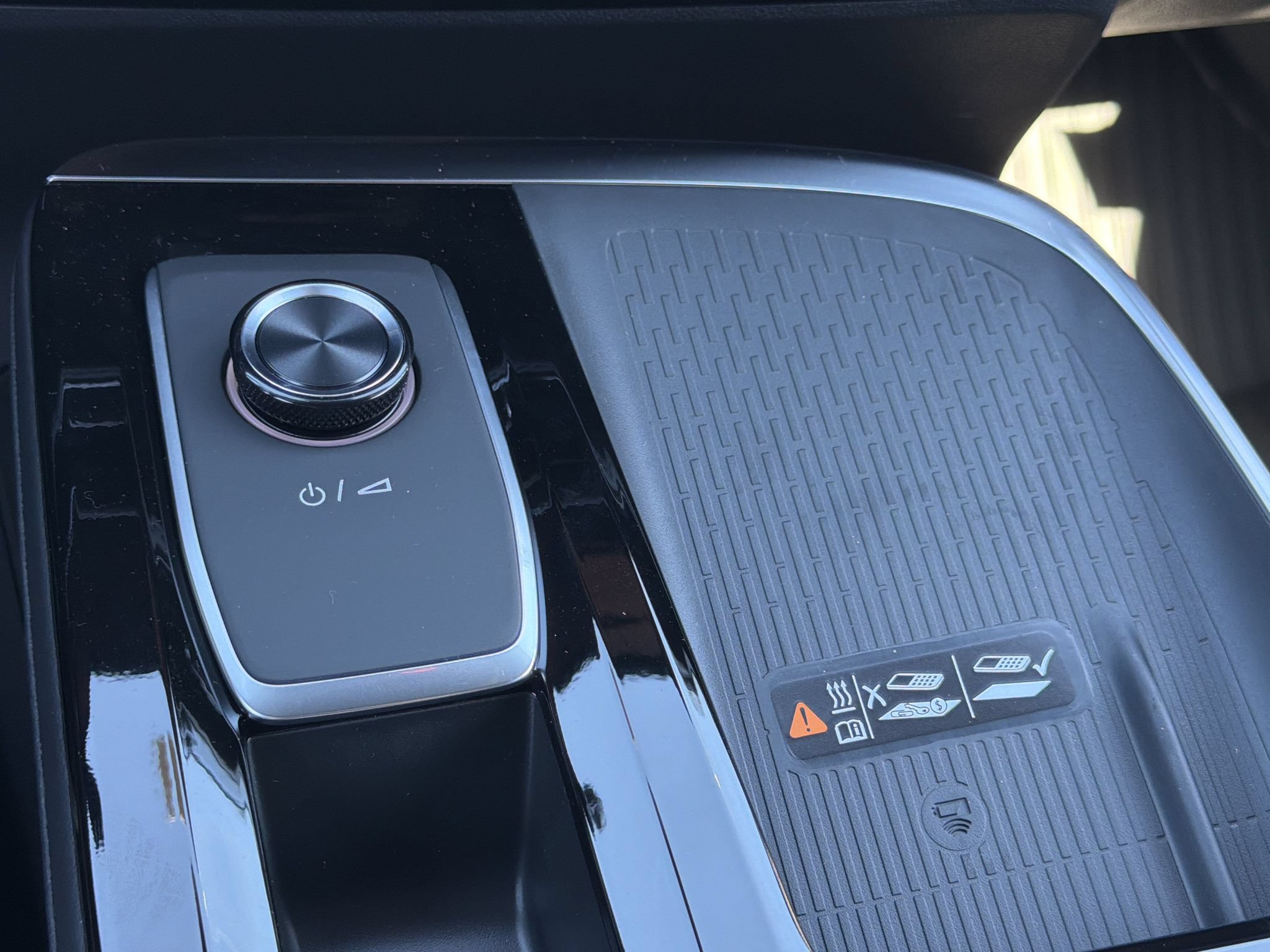 New 2027 Buick Enclave Preferred w/ LPO, Floor Liner Package FWD image 7