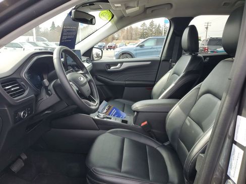 Certified 2025 Ford Escape Platinum image 8