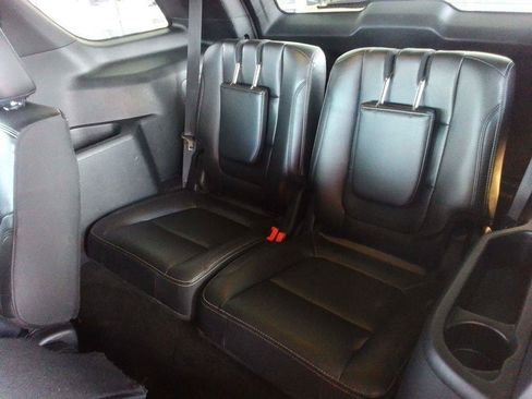 Used 2018 Ford Explorer Limited AWD/4WD image 16