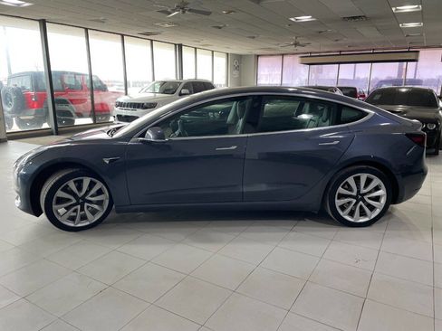 Used 2020 Tesla Model 3 Standard Range Plus image 4