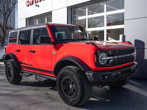 Used 2023 Ford Bronco Wildtrak image 13