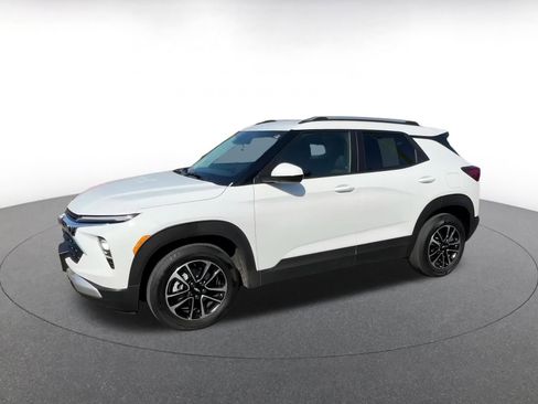 Used 2025 Chevrolet TrailBlazer LT image 8