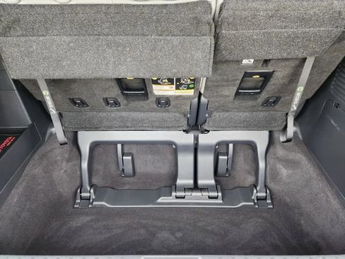 Used 2026 Toyota Sienna XLE image 23