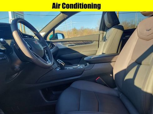 Used 2025 Cadillac XT6 Premium Luxury w/ Technology Package AWD/4WD image 21