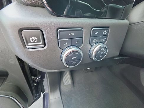 Certified 2022 GMC Sierra 1500 SLT w/ SLT Convenience Package AWD/4WD image 23