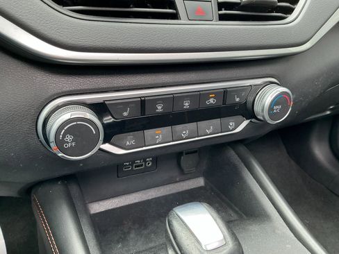 Used 2021 Nissan Altima 2.5 SR w/ SR Premium Package image 18