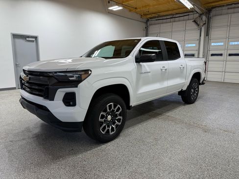 Used 2023 Chevrolet Colorado LT w/ LT Convenience Package III image 8