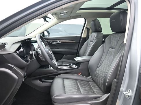 Used 2023 Buick Envision Avenir AWD/4WD image 10