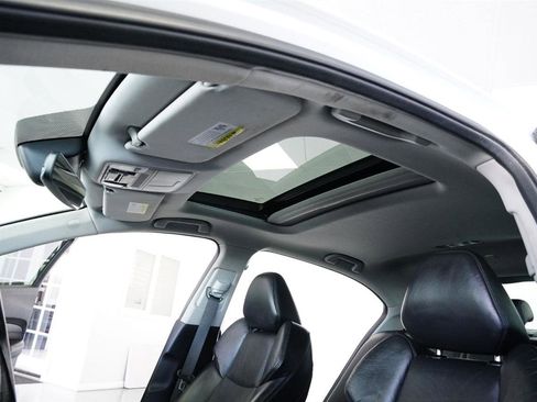 Used 2017 Acura TLX FWD V6 w/Technology Pkg image 10