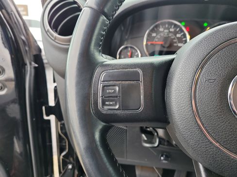 Used 2018 Jeep Wrangler Unlimited Sport S image 22