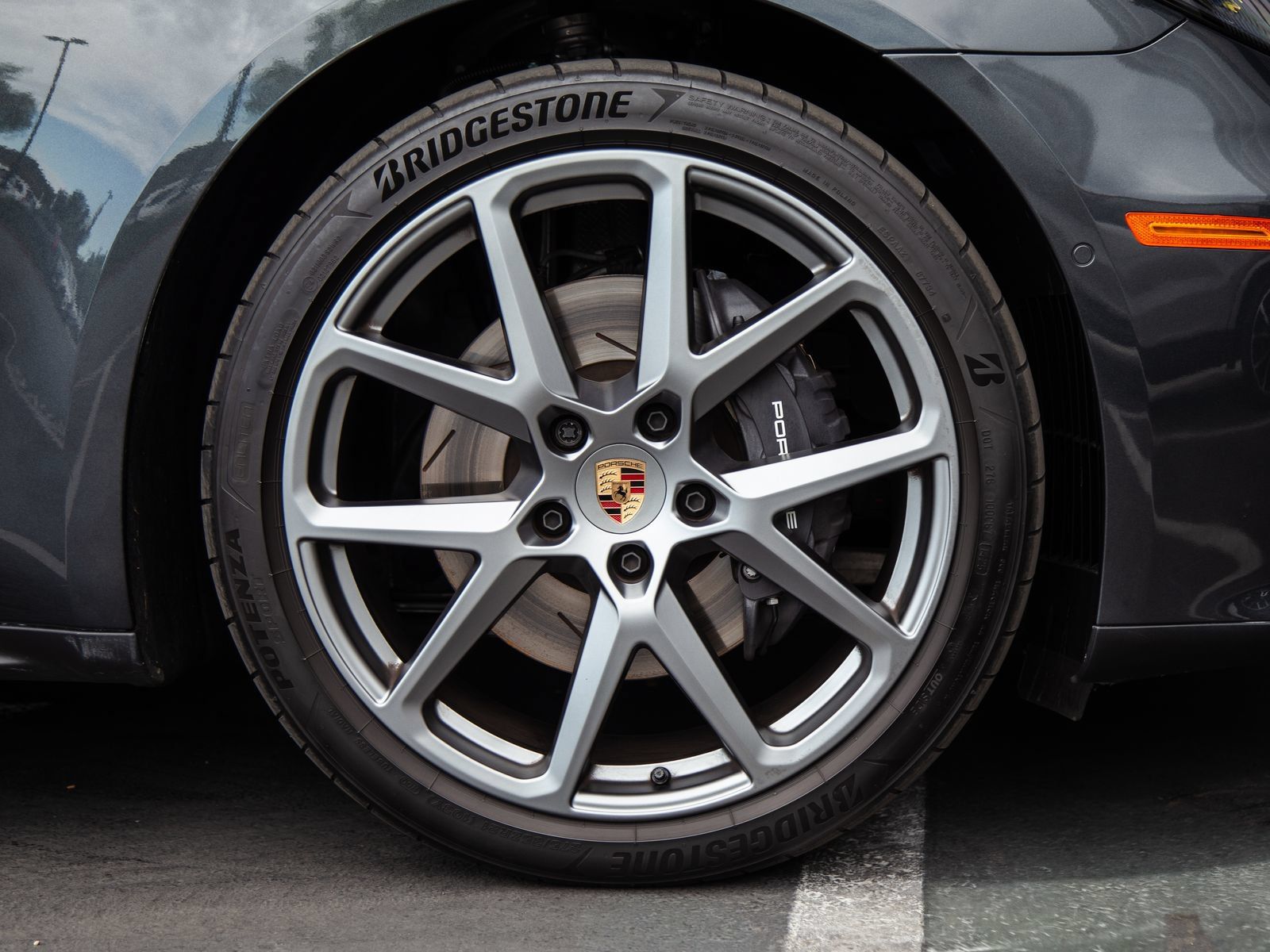 Certified 2025 Porsche Panamera RWD image 12