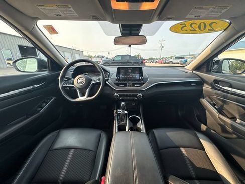 Used 2025 Nissan Altima 2.5 SR FWD image 22