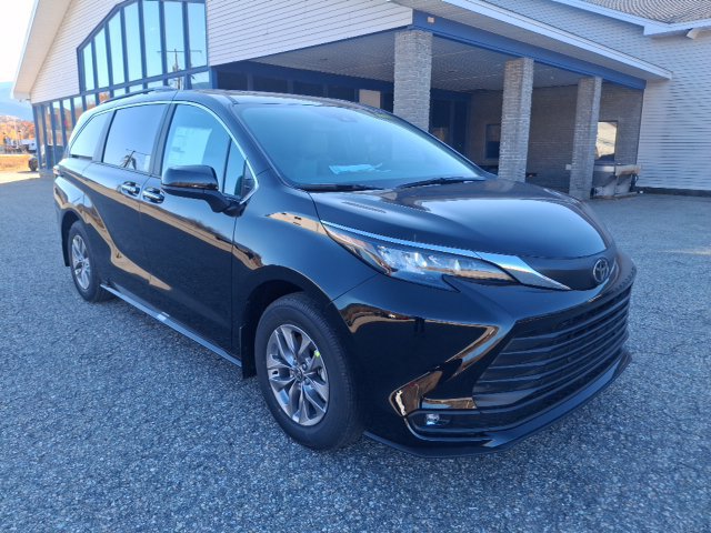New 2026 Toyota Sienna XLE AWD/4WD image 1