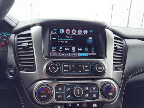 Used 2019 Chevrolet Tahoe Premier w/ Premier Plus Edition image 17