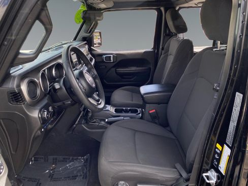 Used 2023 Jeep Wrangler Unlimited AWD/4WD image 9