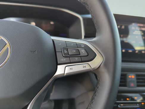 New 2026 Volkswagen Taos SE image 23