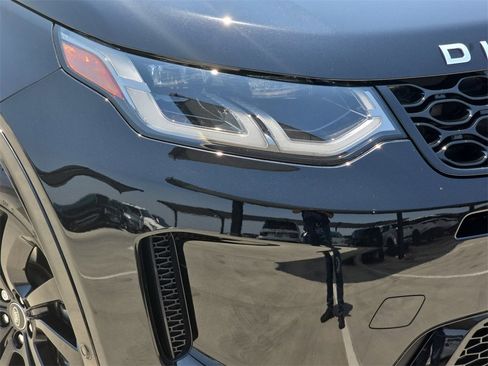 Certified 2025 Land Rover Discovery Sport S image 32