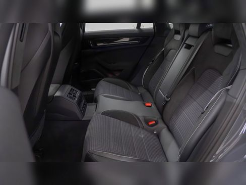 Certified 2025 Porsche Panamera 4 image 18