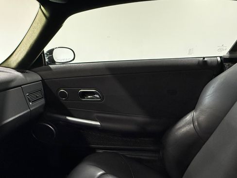 Used 2005 Chrysler Crossfire Limited RWD image 27