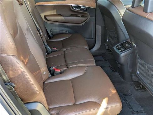 Used 2022 Volvo XC90 T6 Momentum w/ Advanced Package image 22
