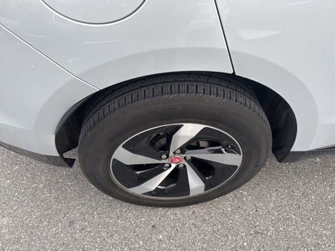 Used 2022 Jaguar F-PACE S image 7