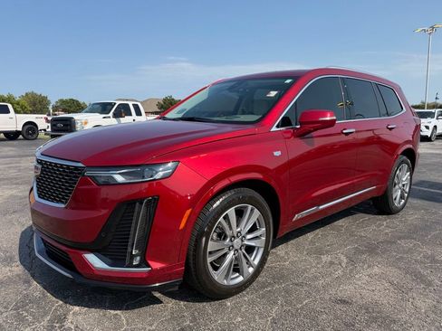 Used 2024 Cadillac XT6 Premium Luxury w/ Technology Package FWD image 3