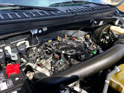 Used 2021 Ford Expedition Max XLT image 32