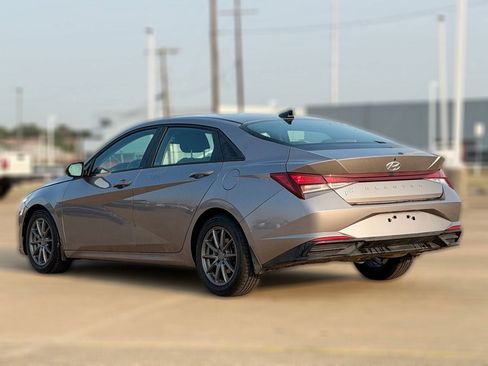 Used 2023 Hyundai Elantra SEL w/ Convenience Package FWD image 6