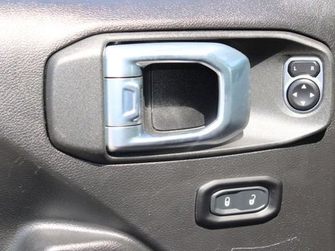 Used 2021 Jeep Wrangler Unlimited Sport AWD/4WD image 11