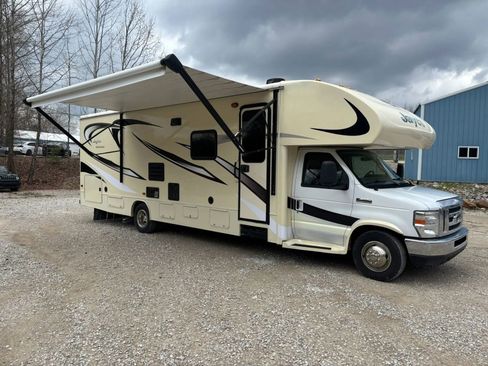 Used 2016 Ford E-450 and Econoline 450 Super Duty w/ Motorhome Prep Package image 15