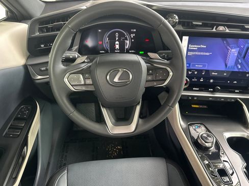 Used 2023 Lexus RZ 450e Premium w/ Technology Package image 18