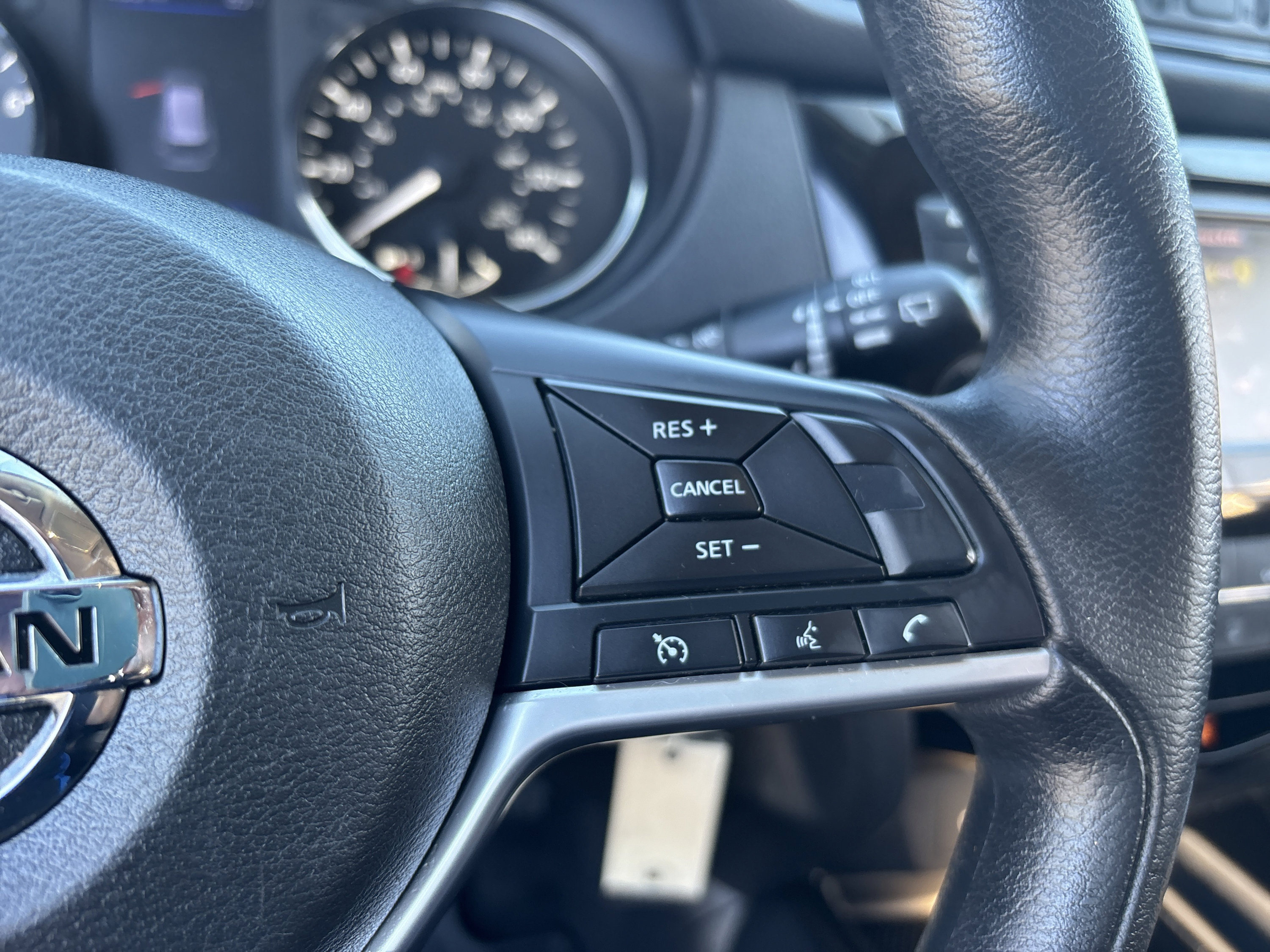 Used 2018 Nissan Rogue S FWD image 16